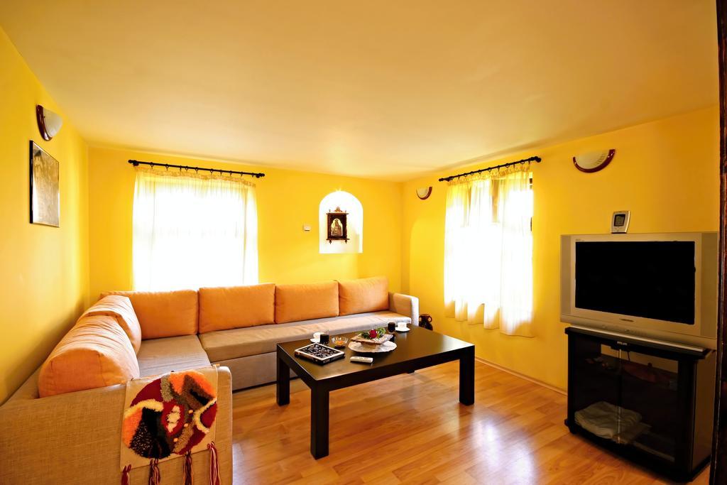Private 4Br-2Ba Guest House Dryanovo With Pool And Free Parking Εξωτερικό φωτογραφία